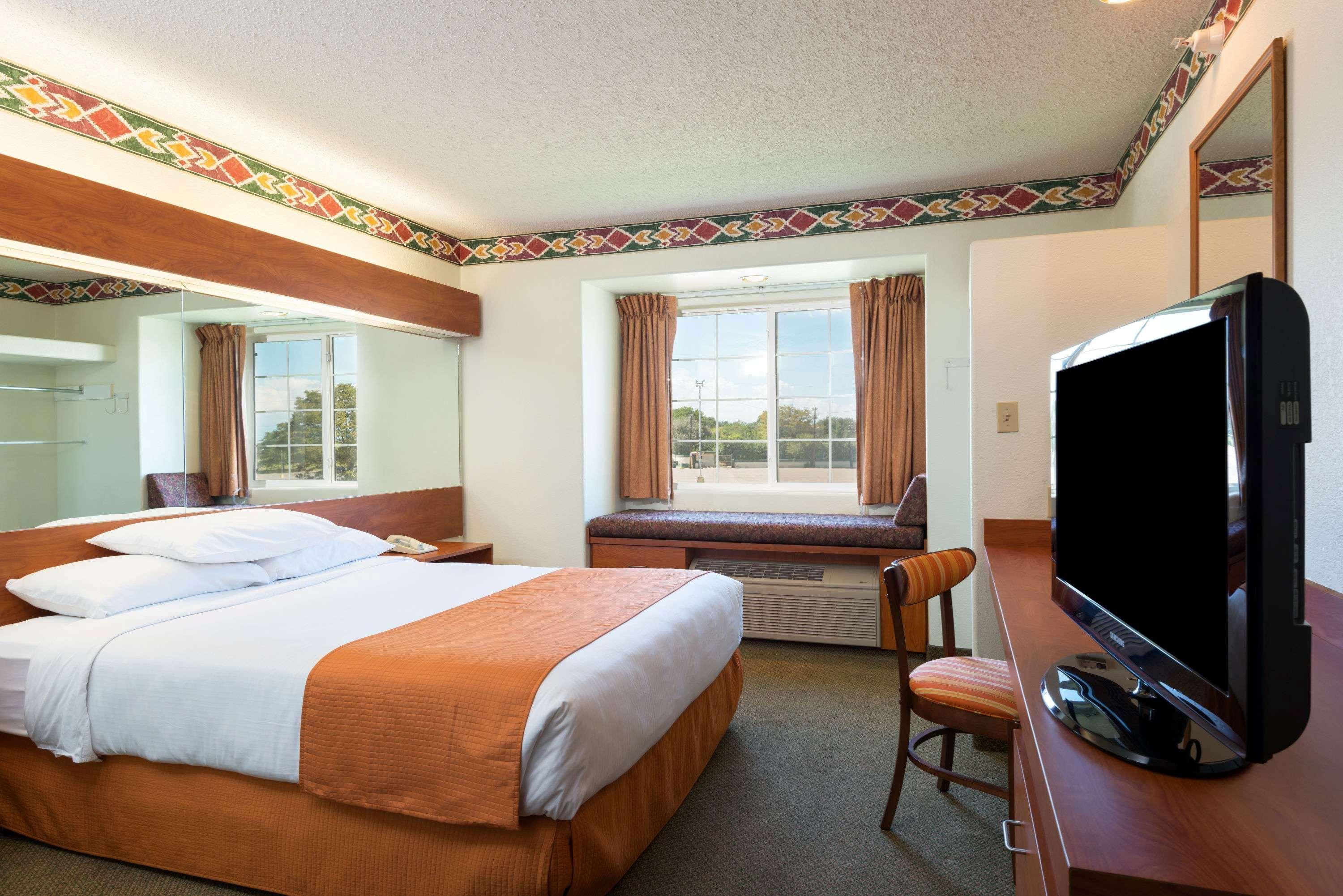 Microtel Inn And Suites Pueblo Exterior photo